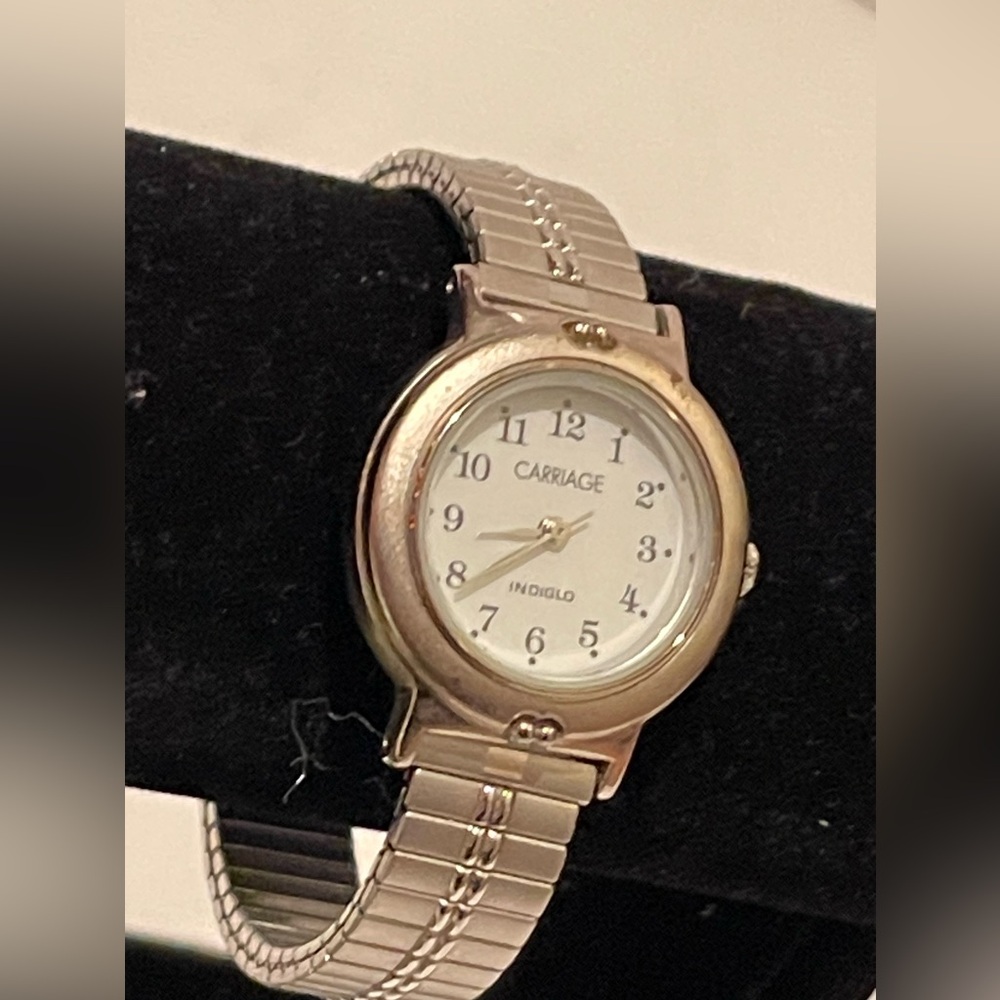 VINTAGE Women’s Carriage Silver Tone Stretch Band Wrist Watch